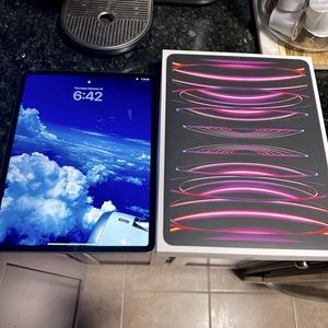 ipad 12.9 PRO 6th Gen WiFi